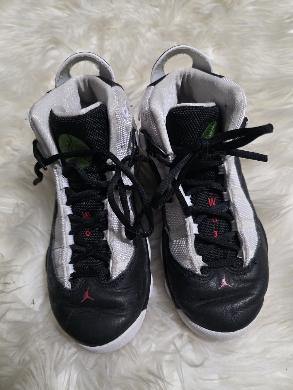 Kids Black and White Basketball Shoes - Jordan Style - Picture 3 of 5